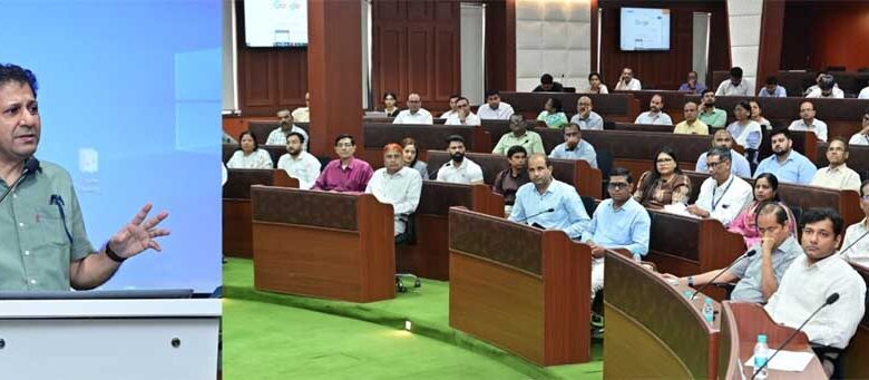 सीएम हेल्पलाइन (1076) के नोडल अधिकारियों का प्रशिक्षण संपन्न सीएम-हेल्पलाइन-(1076)-के-नोडल-अधिकारियों-का-प्रशिक्षण-संपन्न