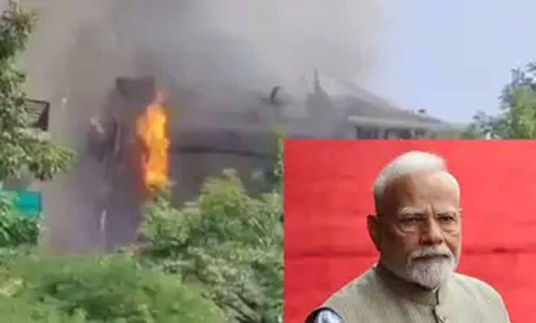 दिल्ली के मालवीय नगर रेस्टोरेंट में भीषण आग, 21 लोगों की मौत पर पीएम मोदी ने जताया शोक दिल्ली-के-मालवीय-नगर-रेस्टोरेंट-में-भीषण-आग,-21-लोगों-की-मौत-पर-पीएम-मोदी-ने-जताया-शोक