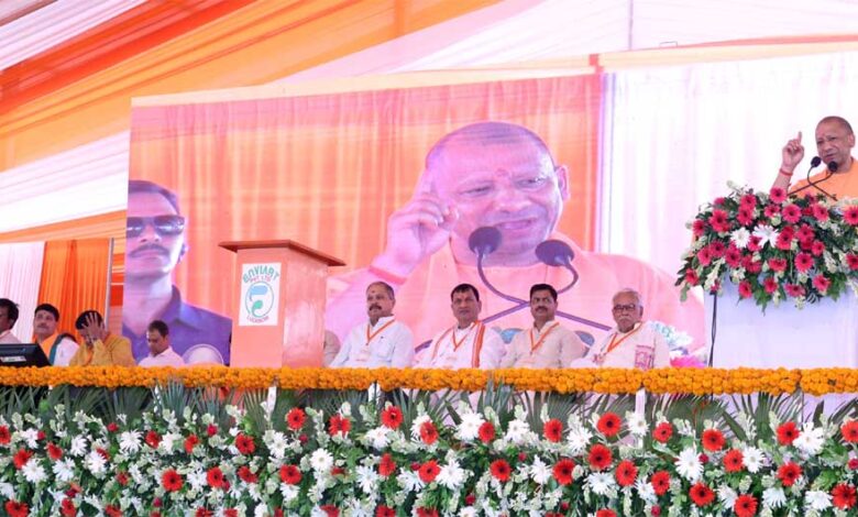 किसी ने उत्सव के रंग में भंग डाला तो वर्तमान के साथ भविष्य भी स्वाहा हो जाएगा: मुख्यमंत्री किसी-ने-उत्सव-के-रंग-में-भंग-डाला-तो-वर्तमान-के-साथ-भविष्य-भी-स्वाहा-हो-जाएगा:-मुख्यमंत्री