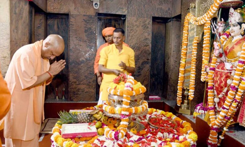 मुख्यमंत्री ने किए मां पाटेश्वरी के दर्शन मुख्यमंत्री-ने-किए-मां-पाटेश्वरी-के-दर्शन