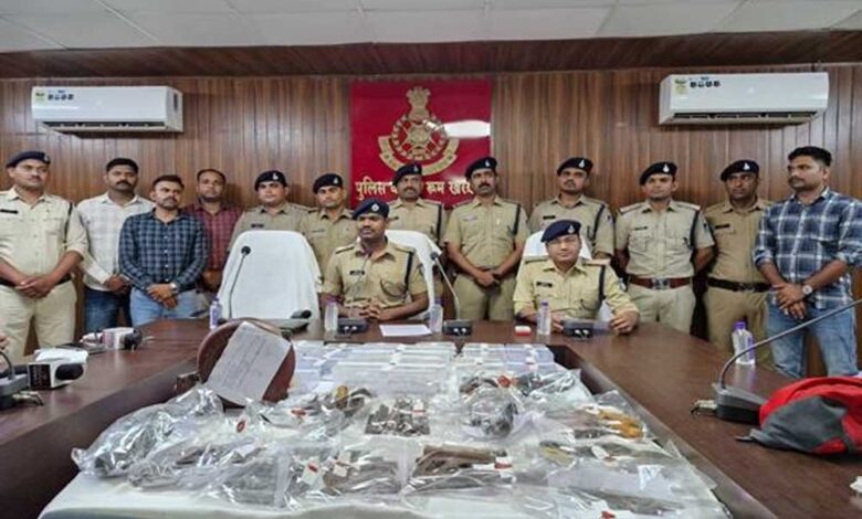 मध्यप्रदेश पुलिस की अवैध हथियारों के विरुद्ध बड़ी कार्रवाई मध्यप्रदेश-पुलिस-की-अवैध-हथियारों-के-विरुद्ध-बड़ी-कार्रवाई