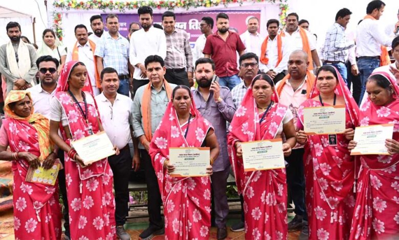 सुशासन का लक्ष्य जनता के काम समय पर पूरा करना, विभागीय योजनाओं से आर्थिक रूप से सशक्त बनें ग्रामीणरू राजस्व मंत्री टंक राम वर्मा सुशासन-का-लक्ष्य-जनता-के-काम-समय-पर-पूरा-करना,-विभागीय-योजनाओं-से-आर्थिक-रूप-से-सशक्त-बनें-ग्रामीणरू-राजस्व-मंत्री-टंक-राम-वर्मा