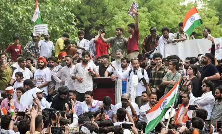 सोनम वांगचुक ने छात्रों के आंदोलन का किया समर्थन, शिक्षा व्यवस्था में बदलाव की उठाई मांग सोनम-वांगचुक-ने-छात्रों-के-आंदोलन-का-किया-समर्थन,-शिक्षा-व्यवस्था-में-बदलाव-की-उठाई-मांग