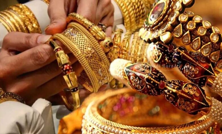 सोना-चांदी फिर चमके! चांदी 2.45 लाख के पार, गोल्ड की कीमतों में भी जोरदार उछाल सोना-चांदी-फिर-चमके!-चांदी-2.45-लाख-के-पार,-गोल्ड-की-कीमतों-में-भी-जोरदार-उछाल