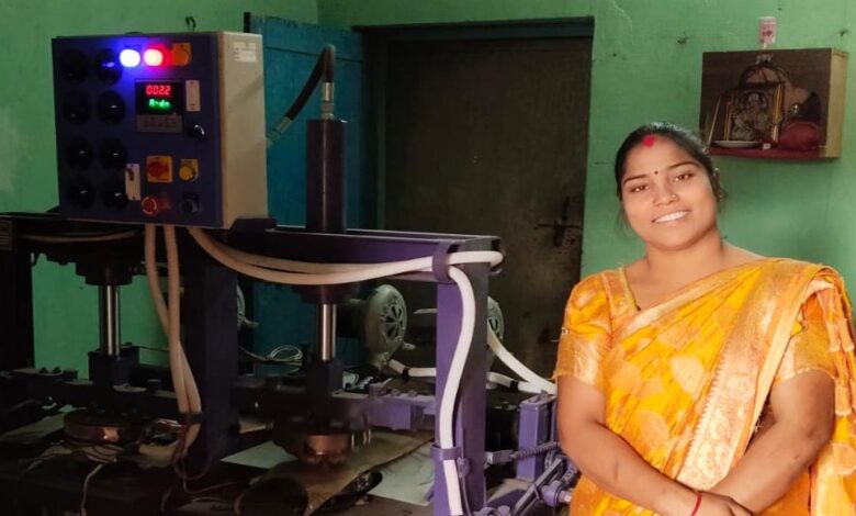 हौसलों की उड़ान: संघर्षों को मात देकर ‘लखपति दीदी’ बनीं कांति साहू हौसलों-की-उड़ान:-संघर्षों-को-मात-देकर-‘लखपति-दीदी’-बनीं-कांति-साहू
