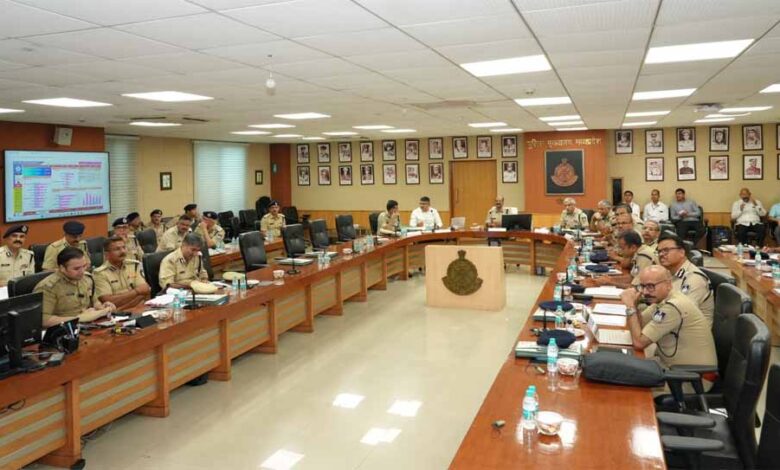 दो दिवसीय पुलिस महानिरीक्षक जोन/विसबल जोन की त्रैमासिक समीक्षा बैठक संपन्न दो-दिवसीय-पुलिस-महानिरीक्षक-जोन/विसबल-जोन-की-त्रैमासिक-समीक्षा-बैठक-संपन्न
