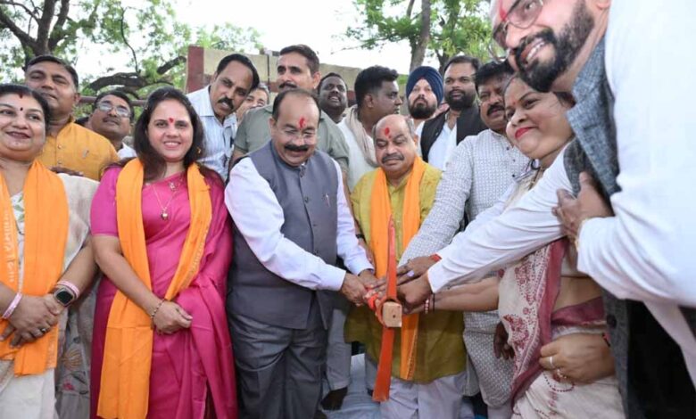 उप मुख्यमंत्री अरुण साव ने 2500 किलोलीटर क्षमता के पानी टंकी निर्माण का किया भूमिपूजन उप-मुख्यमंत्री-अरुण-साव-ने-2500-किलोलीटर-क्षमता-के-पानी-टंकी-निर्माण-का-किया-भूमिपूजन