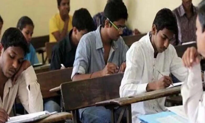 अब शिक्षकों की होगी परीक्षा! MP में डेढ़ लाख टीचर्स देंगे TET, फेल हुए तो नौकरी पर संकट अब-शिक्षकों-की-होगी-परीक्षा!-mp-में-डेढ़-लाख-टीचर्स-देंगे-tet,-फेल-हुए-तो-नौकरी-पर-संकट