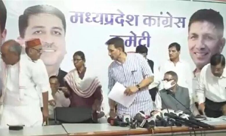MP कांग्रेस में कुर्सी को लेकर चर्चा तेज, दिग्विजय सिंह का VIDEO वायरल; जीतू पटवारी ने दी सफाई mp-कांग्रेस-में-कुर्सी-को-लेकर-चर्चा-तेज,-दिग्विजय-सिंह-का-video-वायरल;-जीतू-पटवारी-ने-दी-सफाई