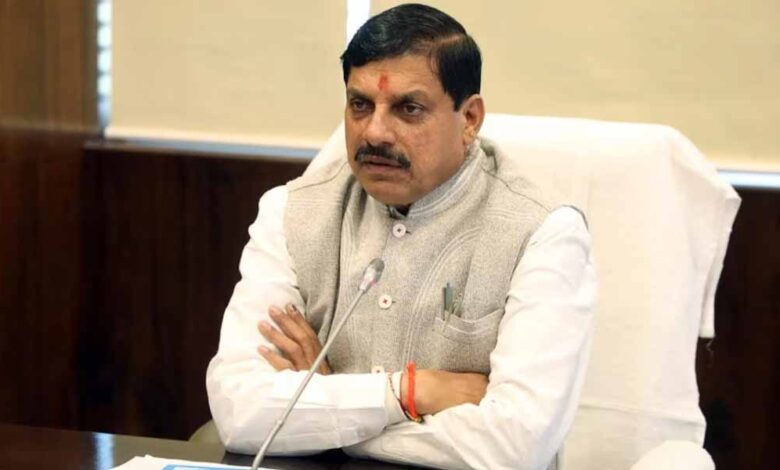 कृषक कल्याण वर्ष में अन्नदाताओं के सम्मान और सुविधाएं बढ़ाने के लिए प्रतिबद्ध है सरकार : मुख्यमंत्री डॉ. यादव कृषक-कल्याण-वर्ष-में-अन्नदाताओं-के-सम्मान-और-सुविधाएं-बढ़ाने-के-लिए-प्रतिबद्ध-है-सरकार-:-मुख्यमंत्री-डॉ.-यादव