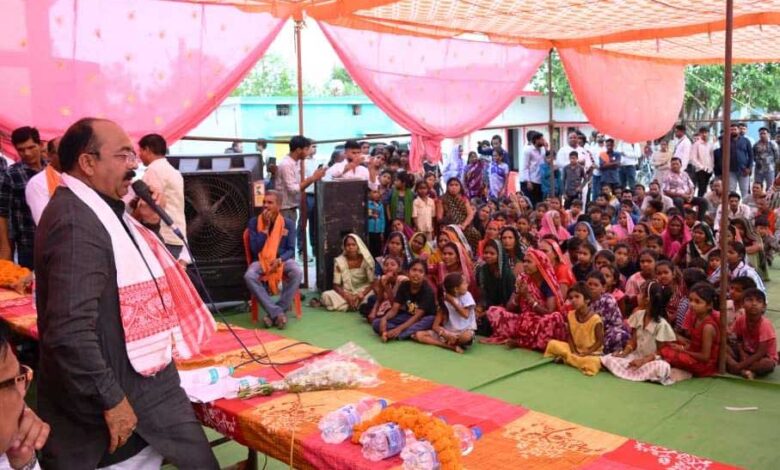 उप मुख्यमंत्री अरुण साव ने 5 गांवों में लगाई चौपाल उप-मुख्यमंत्री-अरुण-साव-ने-5-गांवों-में-लगाई-चौपाल