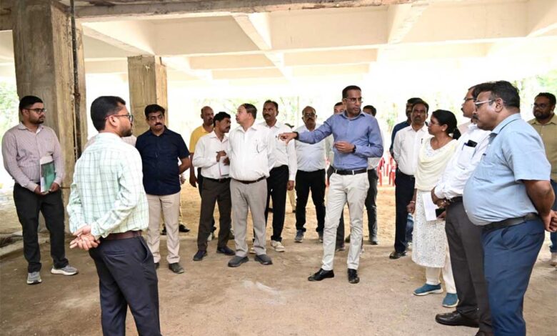 लोक निर्माण विभाग के सचिव ने निर्माणाधीन कंपोजिट बिल्डिंग के कार्यों का किया निरीक्षण लोक-निर्माण-विभाग-के-सचिव-ने-निर्माणाधीन-कंपोजिट-बिल्डिंग-के-कार्यों-का-किया-निरीक्षण
