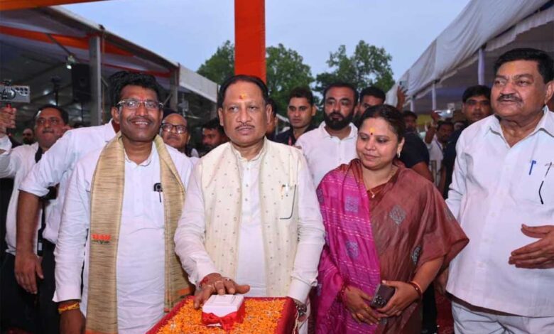 मुख्यमंत्री विष्णुदेव साय ने गरियाबंद को दी 603 करोड़ रुपये से अधिक के विकास कार्यों की सौगात मुख्यमंत्री-विष्णुदेव-साय-ने-गरियाबंद-को-दी-603-करोड़-रुपये-से-अधिक-के-विकास-कार्यों-की-सौगात