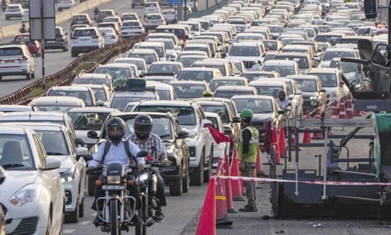 भोपाल बना ‘वर्क इन प्रोग्रेस’ सिटी! 15 KM तक मेट्रो-फ्लाइओवर निर्माण, सड़कों पर रेंग रहे वाहन भोपाल-बना-‘वर्क-इन-प्रोग्रेस’-सिटी!-15-km-तक-मेट्रो-फ्लाइओवर-निर्माण,-सड़कों-पर-रेंग-रहे-वाहन