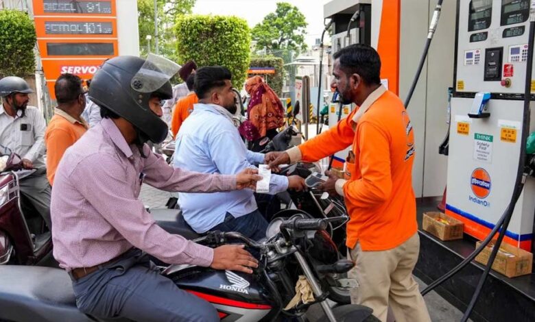 Petrol Diesel Price Today: US-ईरान डील के बाद भी नहीं मिली राहत, जानें 19 जून को आपके शहर में क्या हैं पेट्रोल-डीजल के दाम petrol-diesel-price-today:-us-ईरान-डील-के-बाद-भी-नहीं-मिली-राहत,-जानें-19-जून-को-आपके-शहर-में-क्या-हैं-पेट्रोल-डीजल-के-दाम