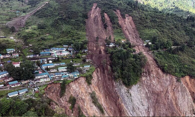 पिघलते ग्लेशियर, बेकाबू गर्मी और बाढ़ का खतरा! क्या जलवायु संकट की चौखट पर खड़ा है भारत? पिघलते-ग्लेशियर,-बेकाबू-गर्मी-और-बाढ़-का-खतरा!-क्या-जलवायु-संकट-की-चौखट-पर-खड़ा-है-भारत?
