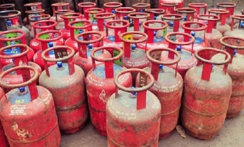 PNG कनेक्शन वालों के लिए बड़ा नियम, 30 दिन में LPG कनेक्शन सरेंडर जरूरी png-कनेक्शन-वालों-के-लिए-बड़ा-नियम,-30-दिन-में-lpg-कनेक्शन-सरेंडर-जरूरी